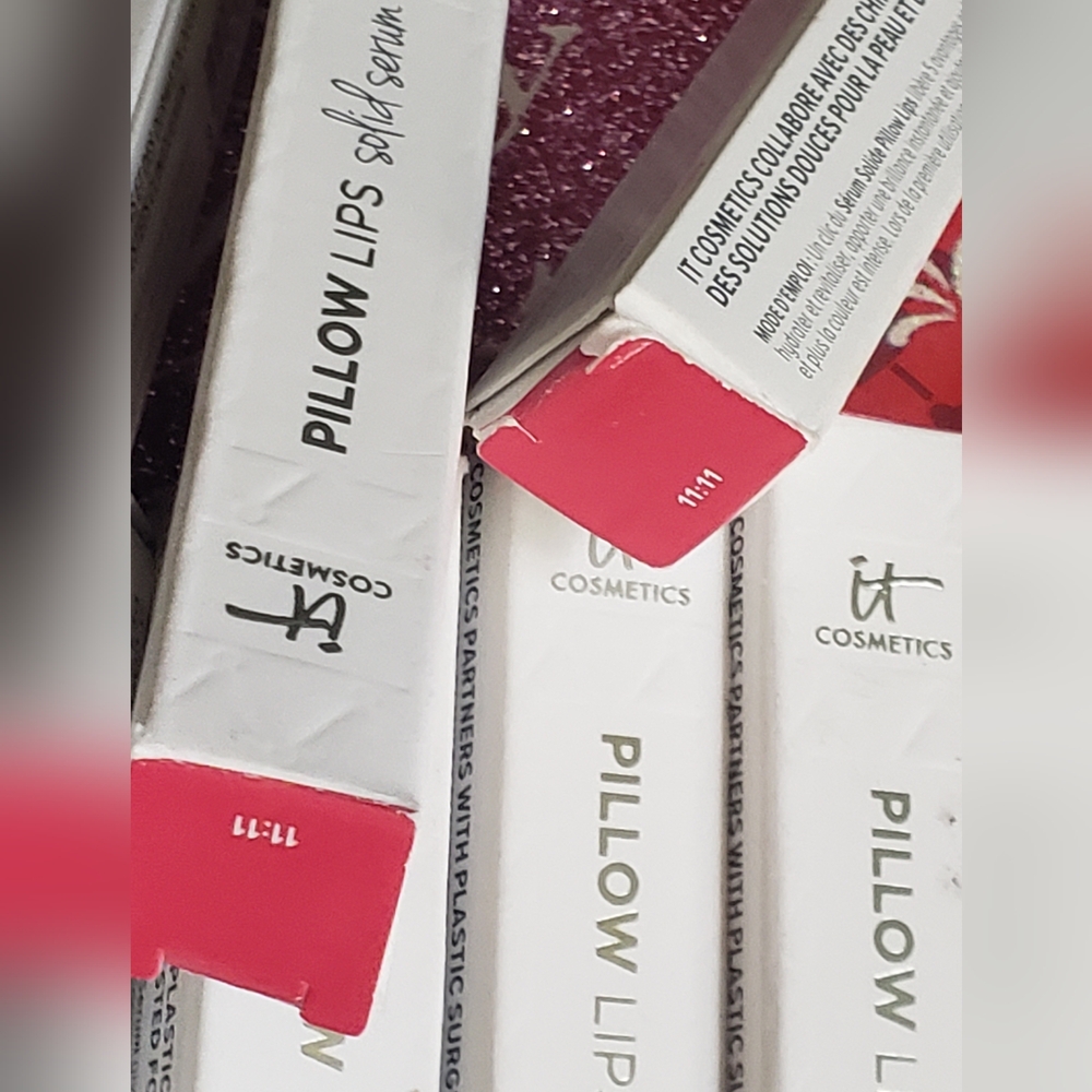 lot of 12 units I.T cosmetic
